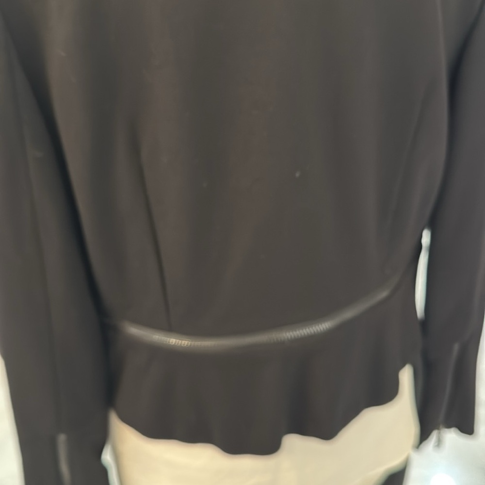 Short jacket - Picture 3 of 4